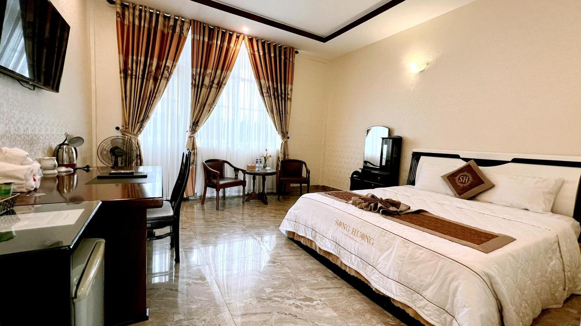 Song Huong Hue Hotel Bagian luar foto