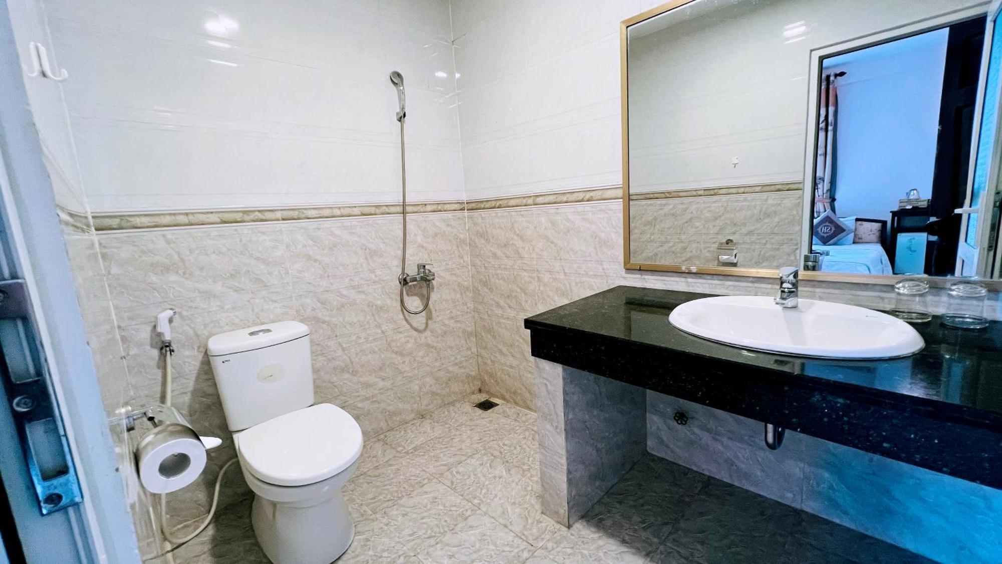Song Huong Hue Hotel Bagian luar foto
